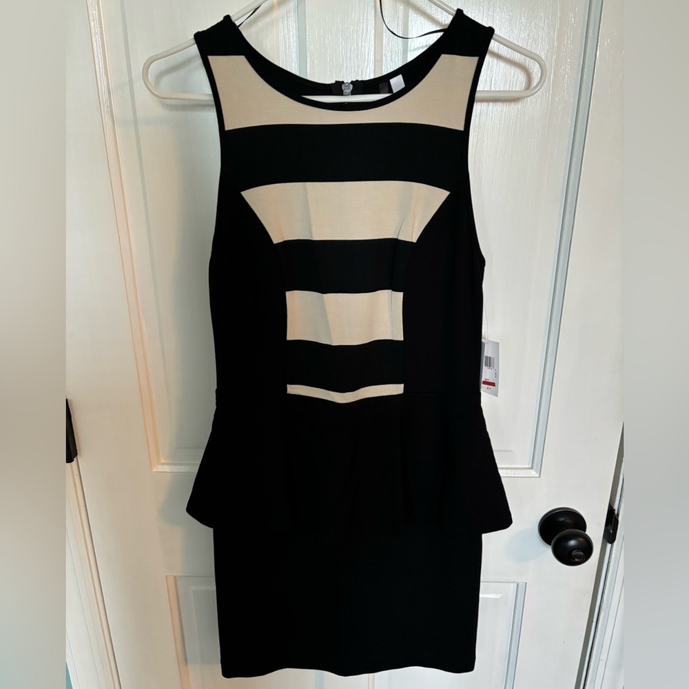 Kenzie Dress Black & Tan Peplum Size S NWT